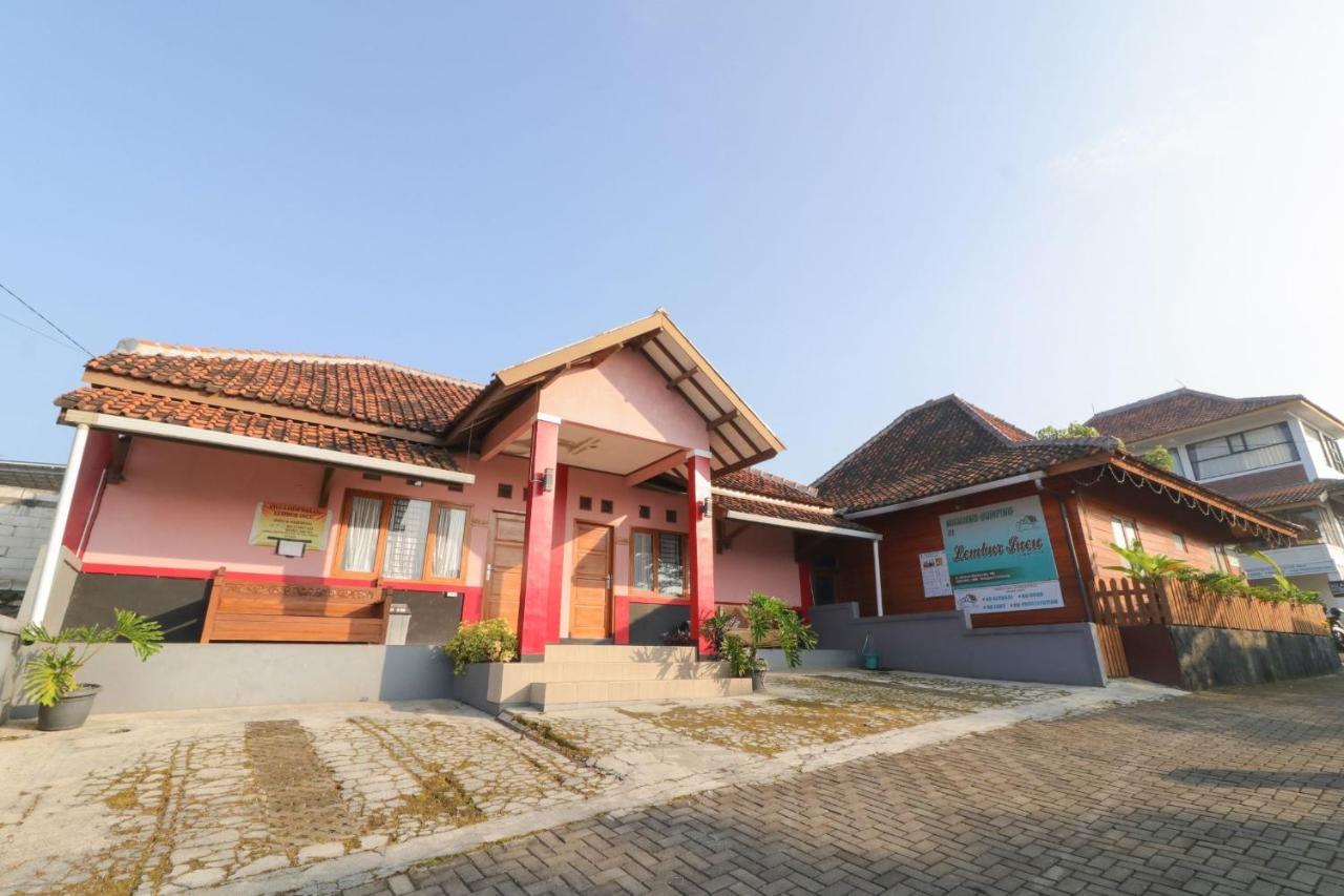 Lembur Incu Syariah Villa & Resto Lembang Buitenkant foto