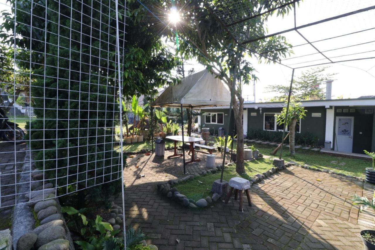 Lembur Incu Syariah Villa & Resto Lembang Buitenkant foto