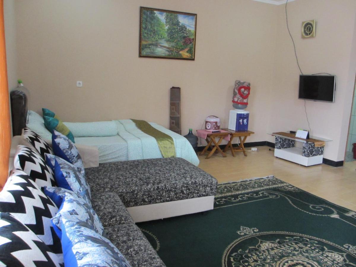 Lembur Incu Syariah Villa & Resto Lembang Buitenkant foto